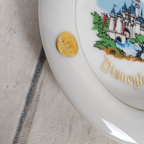 Vintage 60s Disneyland Collectable Ashtray Novelty Souvenir Cinderella's  Castle - Picture 5 of 10